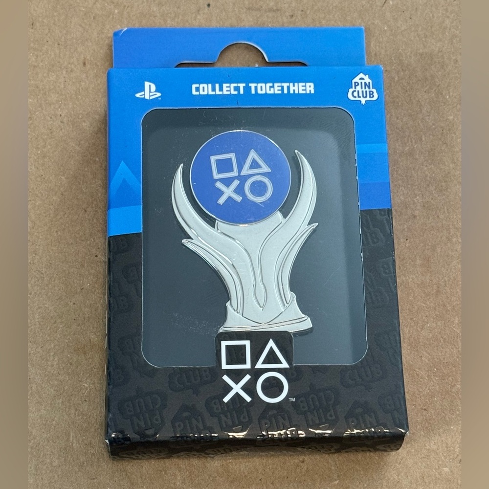 PIN CLUB PlayStation Platinum Trophy Enamel Pin 2" Official Sony PS5 Achievement